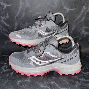 Saucony Excursion Trail 16 Gray Red Hiking Outdoor Athletic Shoes Size 6.5